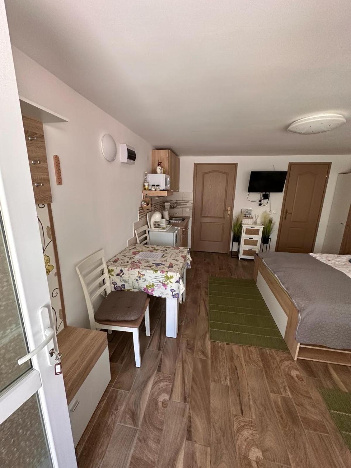 אגרסאלוק Berc Apartman מראה חיצוני תמונה